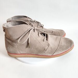 Toms Mateo Chukka Taupe Beige Suede Lace-Up Booties Size‎ 9.5 Preppy Academia
